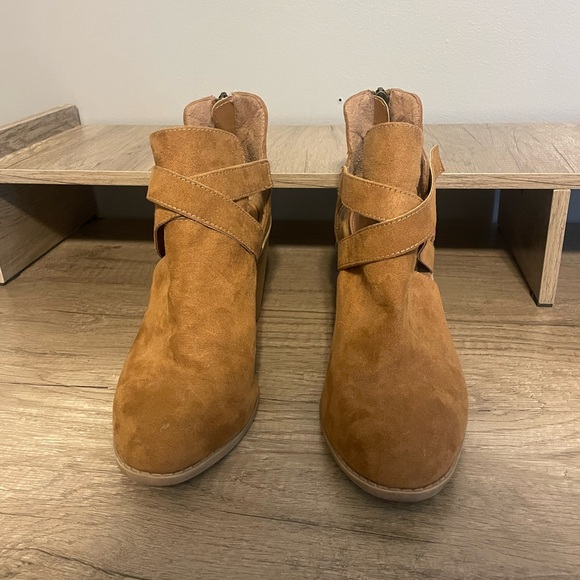 Rampage Brown Suede Ankle Boots - Picture 8 of 8